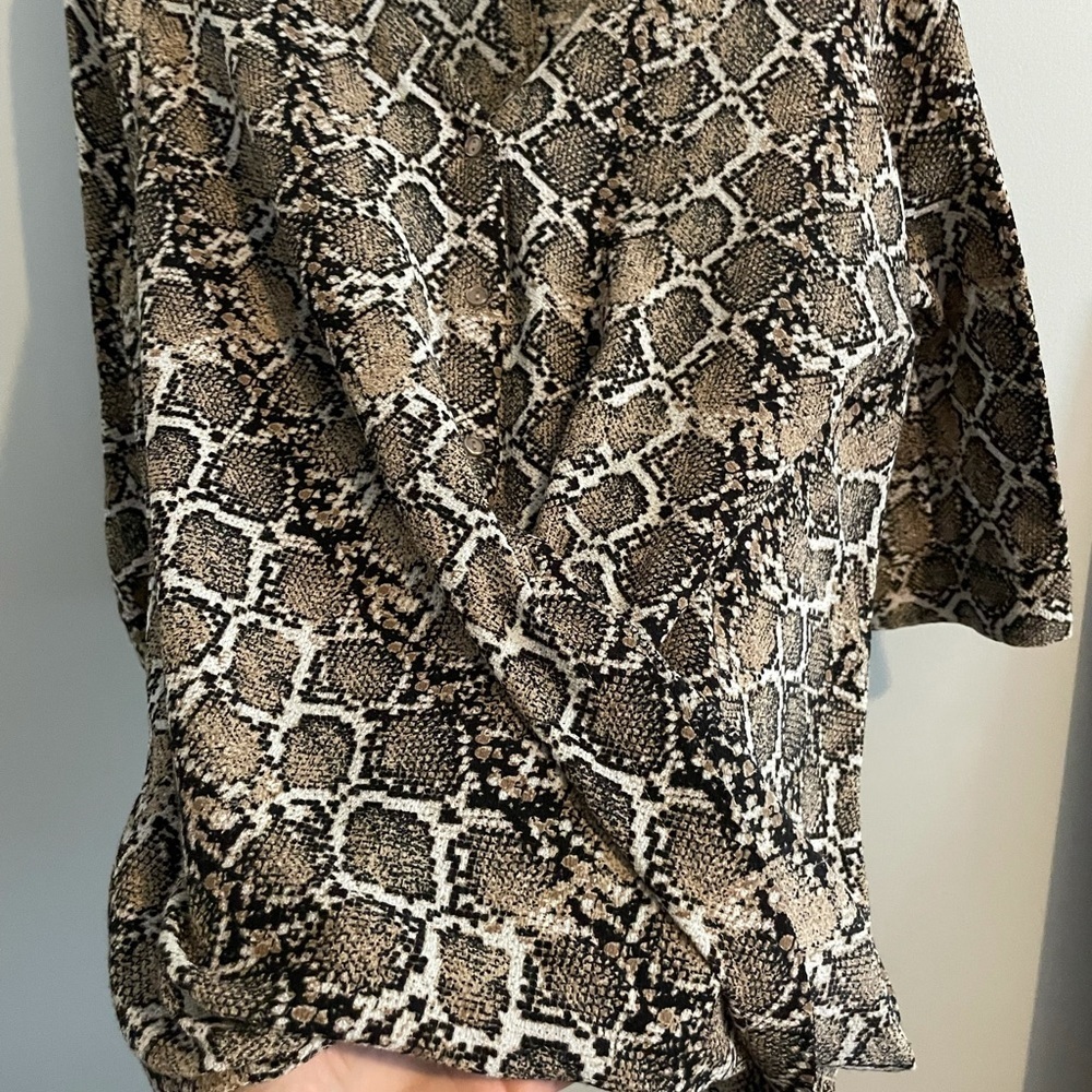 Alison Andrews animal print blouse 007 - Picture 7 of 7